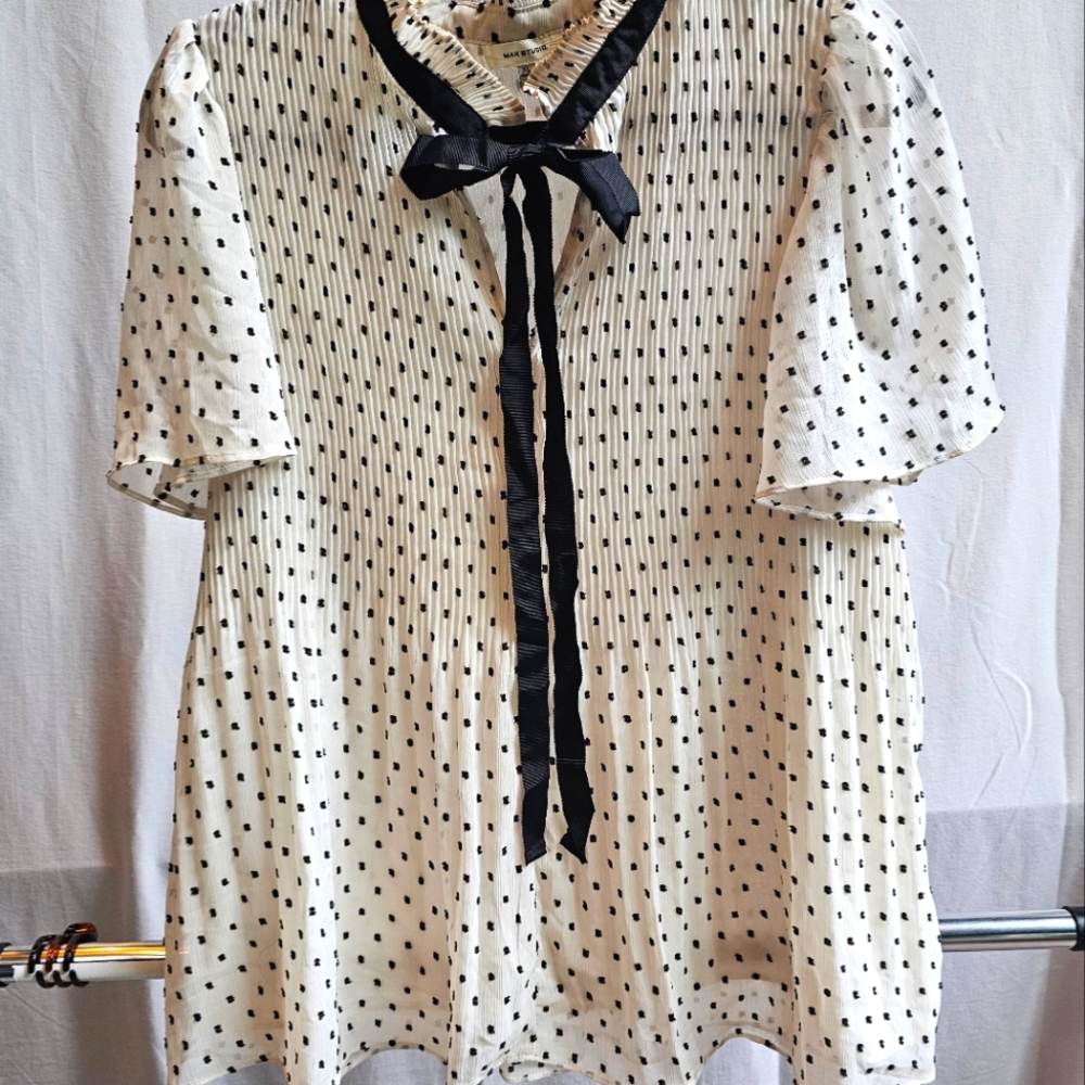 Max Studio-White Blouse w/Black Dots & Bow. Ruching, Pintucking,Tunic Style